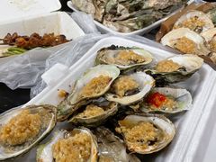 -蚝哥花姐湛江烤生蚝(美丽湾市场店)