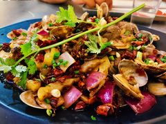 辣炒花甲-何师烧烤Pro ·江湖川菜·小龙虾·精酿(太古里旗舰店)