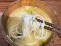 -良米山·云南野生菌过桥米线(上海首店)