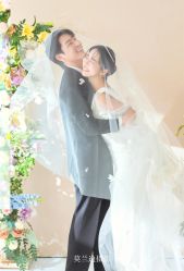 -莫兰迪婚纱摄影
