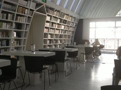 -钟书阁(松江泰晤士小镇店)