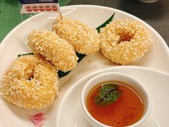 炸虾饼配泰国梅子酱-帕蓝·暹罗料理(大学路店)