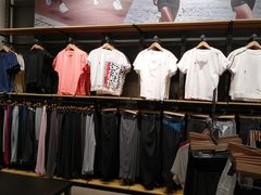 -UNDER ARMOUR(新燕莎奥莱店)