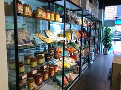 -万润国际酒店用品市场(曹安国际商城店)