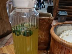 -老滇山寨•云南特色菜•地方菜•民族风情歌舞表演(金碧店)