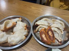 -黄阿姨锅贴大王(万航渡路店)