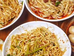 -李与白包子铺(桐梓林店)