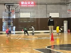 -梦想之巅·青少年篮球·羽毛球·培训中心(西站店)