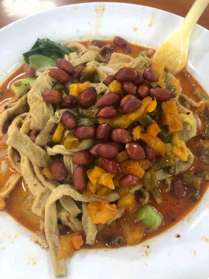 金丝豆腐土豆粉,豆腐很多,有酸豆角