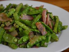 菜豌豆炒腊肉-阿葉农家饭店