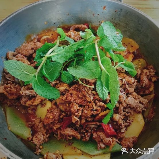 五龙壮乡全锅小黄牛(总店)