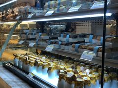 面包甜点陈列柜-老大昌(淮海中路店)