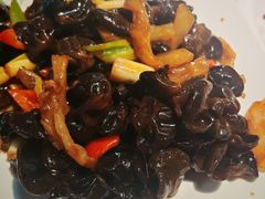 -老码头黑皮肘子锅包肉(赣水路店)