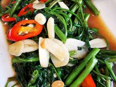 -Chom Cafe and Restaurant