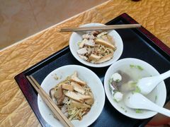 -松树干拌面店