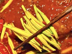 -茅草房·河畔园林火锅