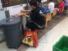 -全家便利店(上海南站站店)