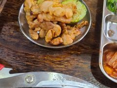 -围炉肉舍•炭烤活鳗•丹东海鲜烤肉(步行街店)