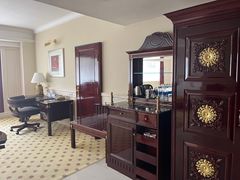 -深圳富苑皇冠假日套房酒店