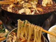 -鸿顺老铁锅美蛙鱼府(解放碑店)