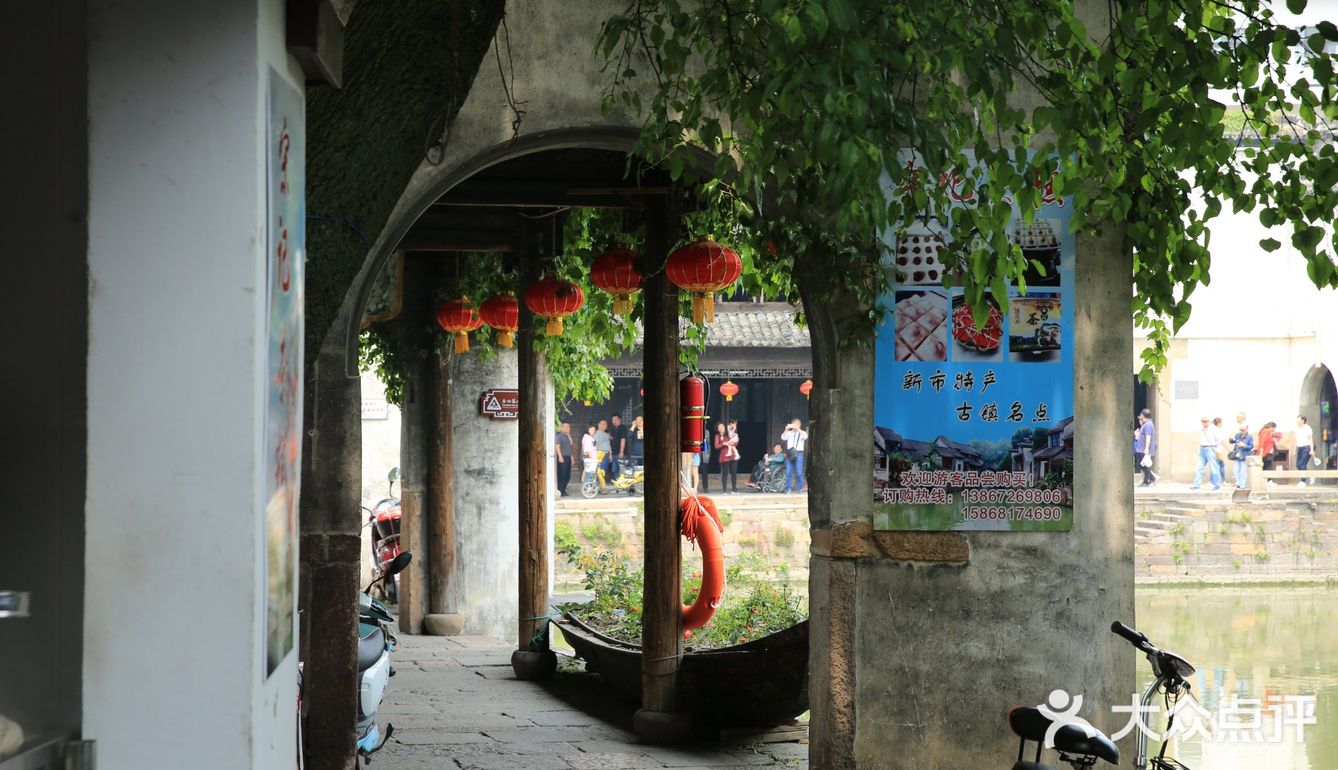 4块钱一块，用料很足，大家排队购买