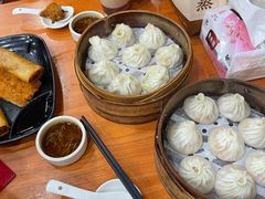 -莱莱小笼·乔艾