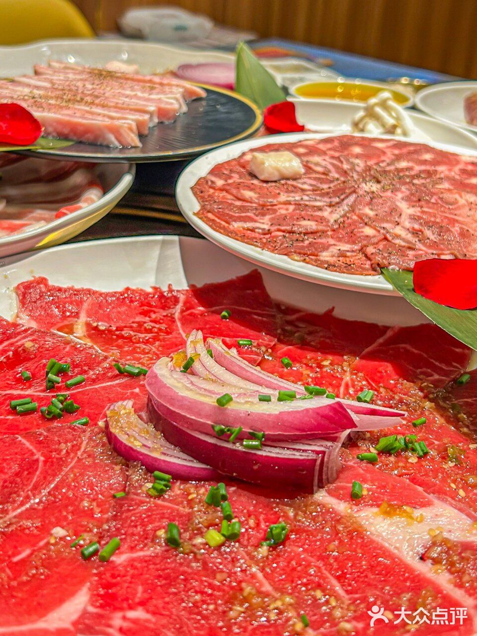 谁能够拒绝滋滋冒油的五花肉呢？！