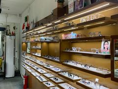 -罗伯特眼镜·蔡司官方授权(罗湖国贸店)