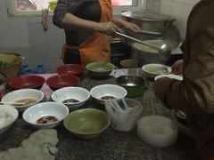 -张阿三馄饨店