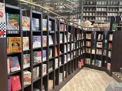 -钟书阁(群光广场店)