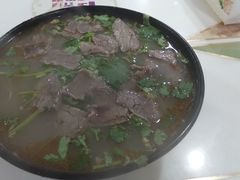 牛肉粉丝汤-牛煎里牛肉煎包淮南牛肉汤(广东路店)
