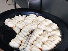 -黄阿姨锅贴大王(万航渡路店)