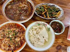 -罗氏豆花饭庄·川菜·土火锅·豆花(卡都花苑店)