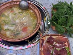 -阿婆情腊排骨火锅(金虹路店)