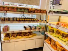 面包甜点陈列柜-静安面包房(万航渡路店)