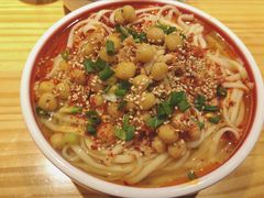 八二小面-八二小区抄手(龙湖上城天街店)