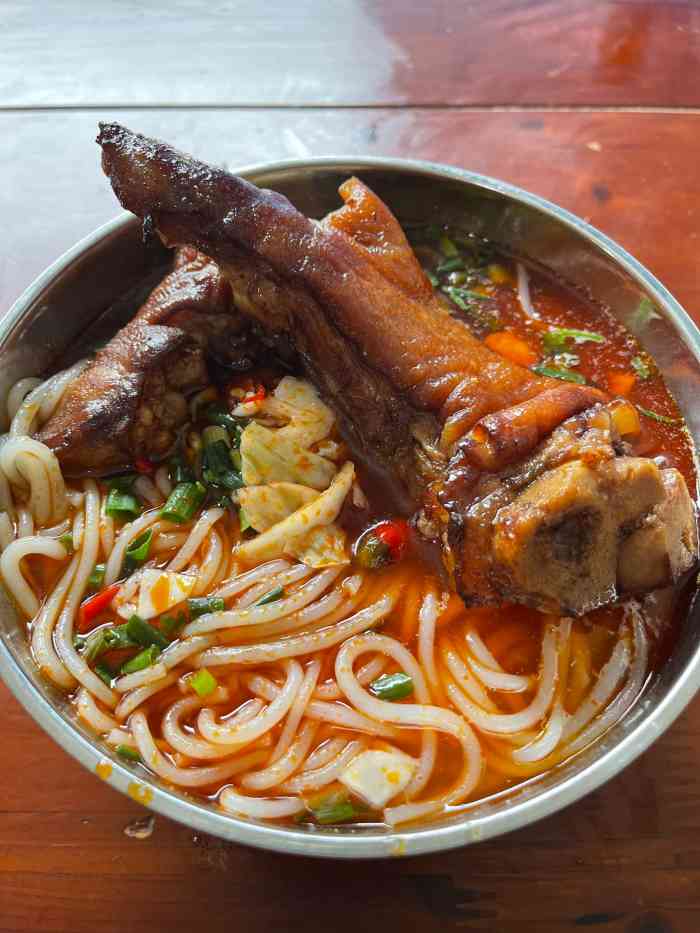 阳关立交桥龙家泡椒牛肉猪脚粉面-"一大早起床去菜市场买最新鲜的里脊