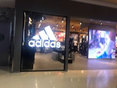-adidas(滔搏朝阳大悦城店)