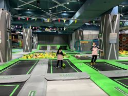 -反弹蹦床公园·亲子乐园·团建·派对(尚品奥莱店)