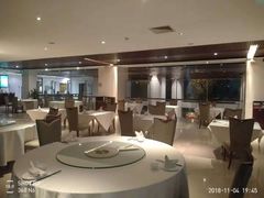 大堂-上海古井假日酒店 · 徽昇楼中餐厅