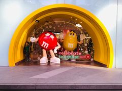 -m豆巧克力世界(上海世茂广场店)