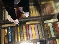 -钟书阁(松江泰晤士小镇店)