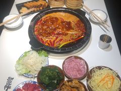 -卤校长老火锅(杨家坪直营店)