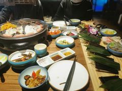 -明洞阿姨·韩式酱蟹烤肉·创意料理(三元桥店)