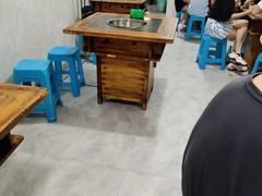 大堂-石灰市毛记烧鸡公(解放碑店)