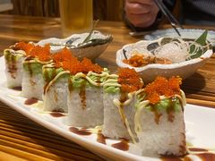 三文鱼牛油果寿司-和蕴日本料理