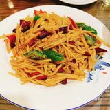 好吃不贵地锅鸡