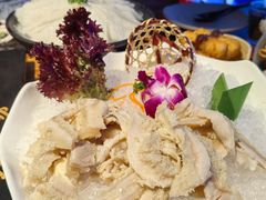 -老牌坊云南鱼豆花火锅(哈西万达店)