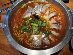 -野山舂·贵州现舂酸汤火锅(鸿通城店)