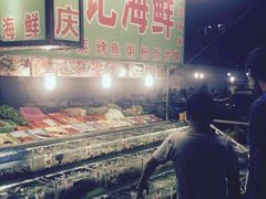 -覃记海鲜美食餐厅